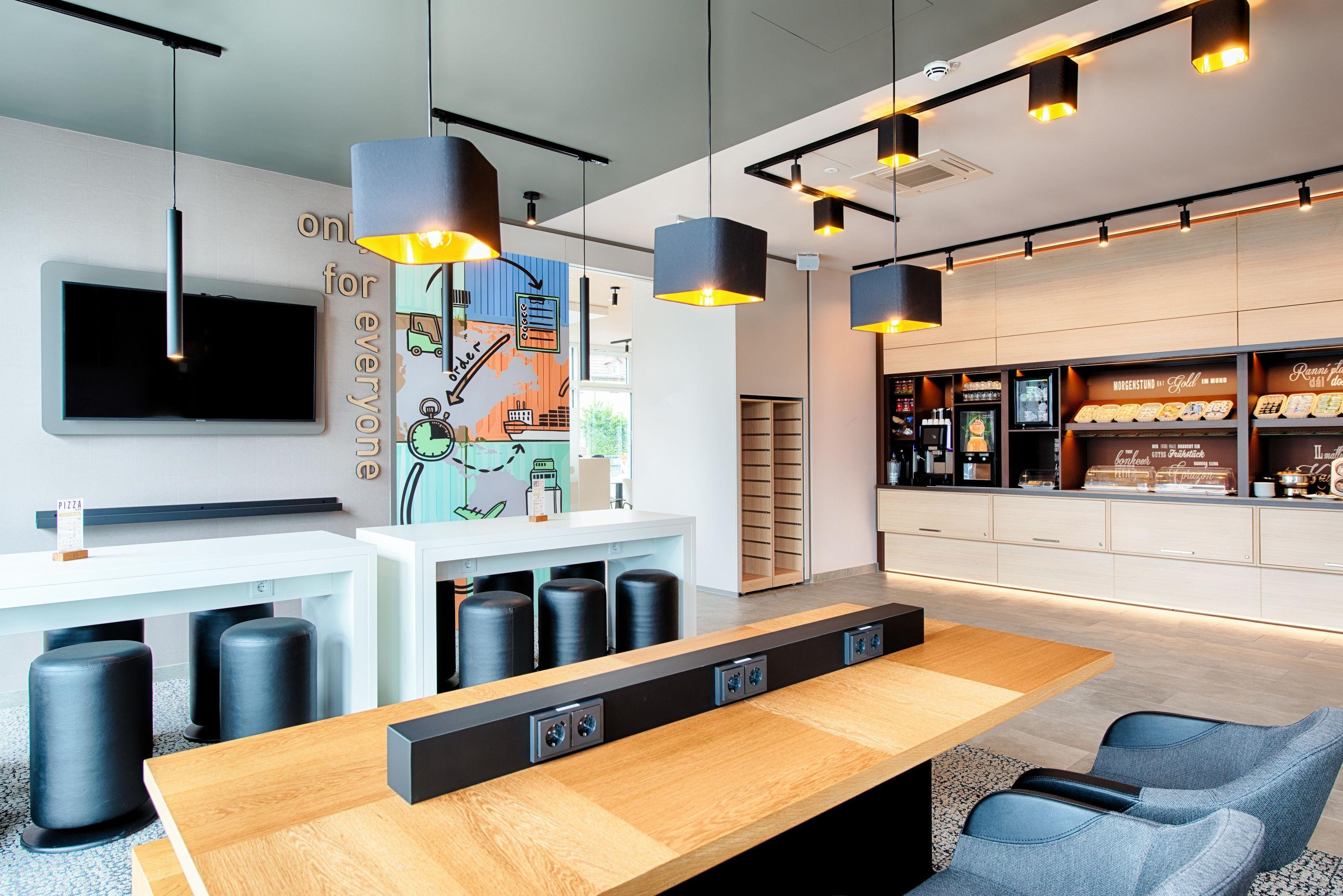 Stuttgart-neckarhafen Hotel 3*