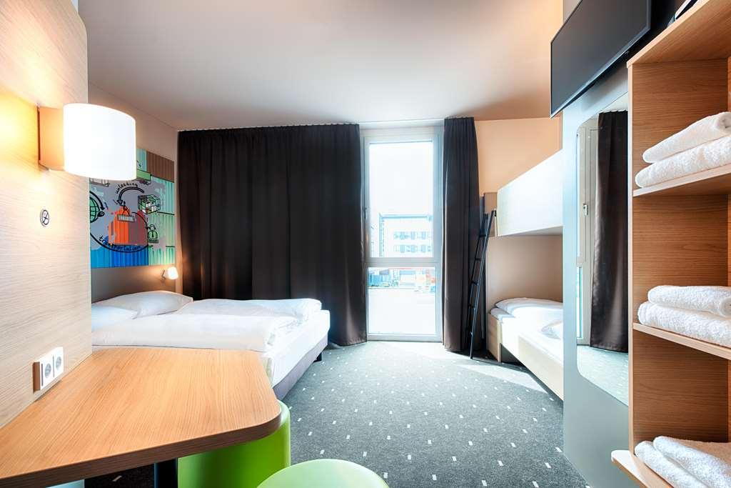 Stuttgart-neckarhafen Hotel 3*